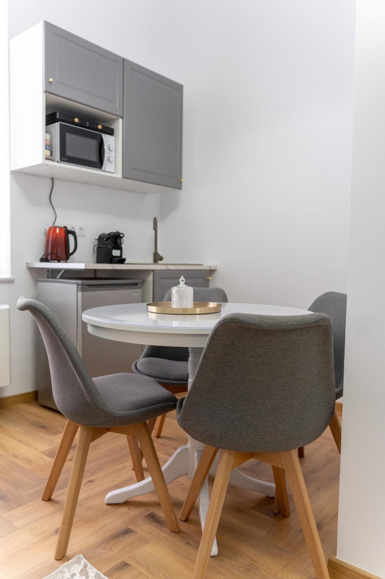 Poema Apartment Oradea Bagian luar foto