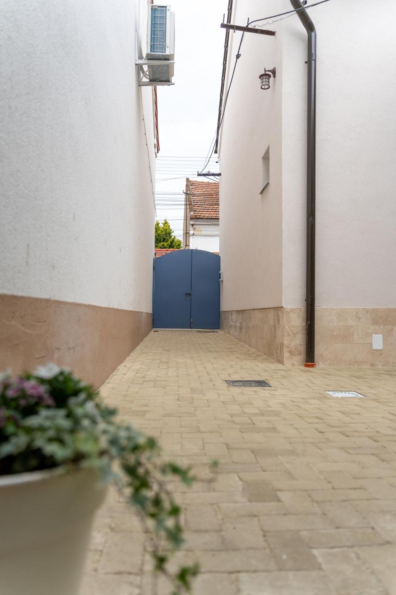 Poema Apartment Oradea Bagian luar foto